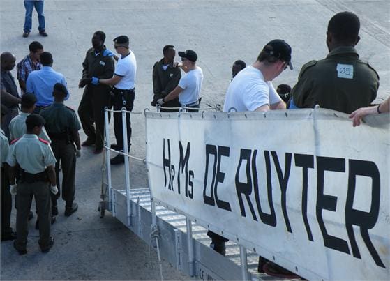 20130225 Suspect Pirates Being Handed Over From Deruyter To Seychelles Cropped.153755